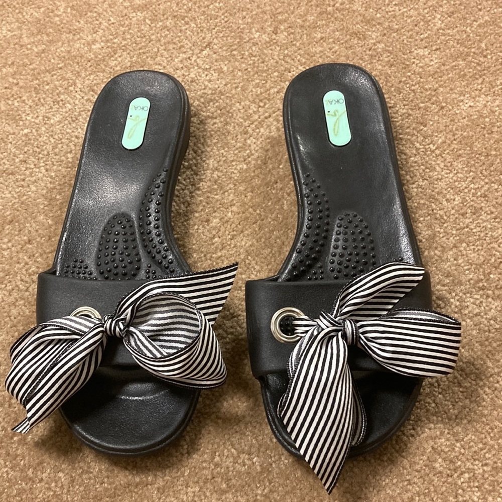 OKA b. sandals